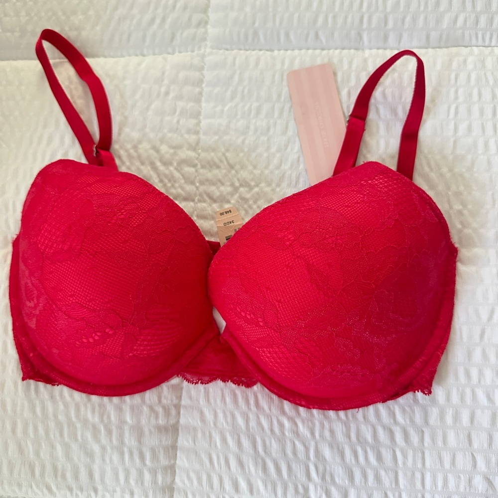Lace Underwire Bra in Vibrant Red